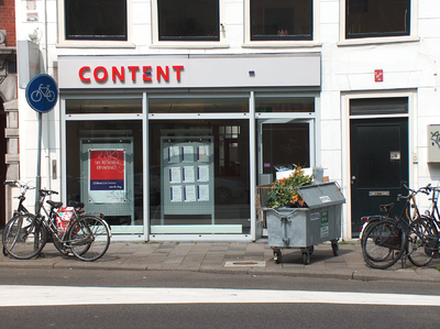 819932 Gezicht op de winkelpui van het pand Biltstraat 28 (Uitzendbureau Content) te Utrecht.N.B. Tussen ca. 1910 en ...